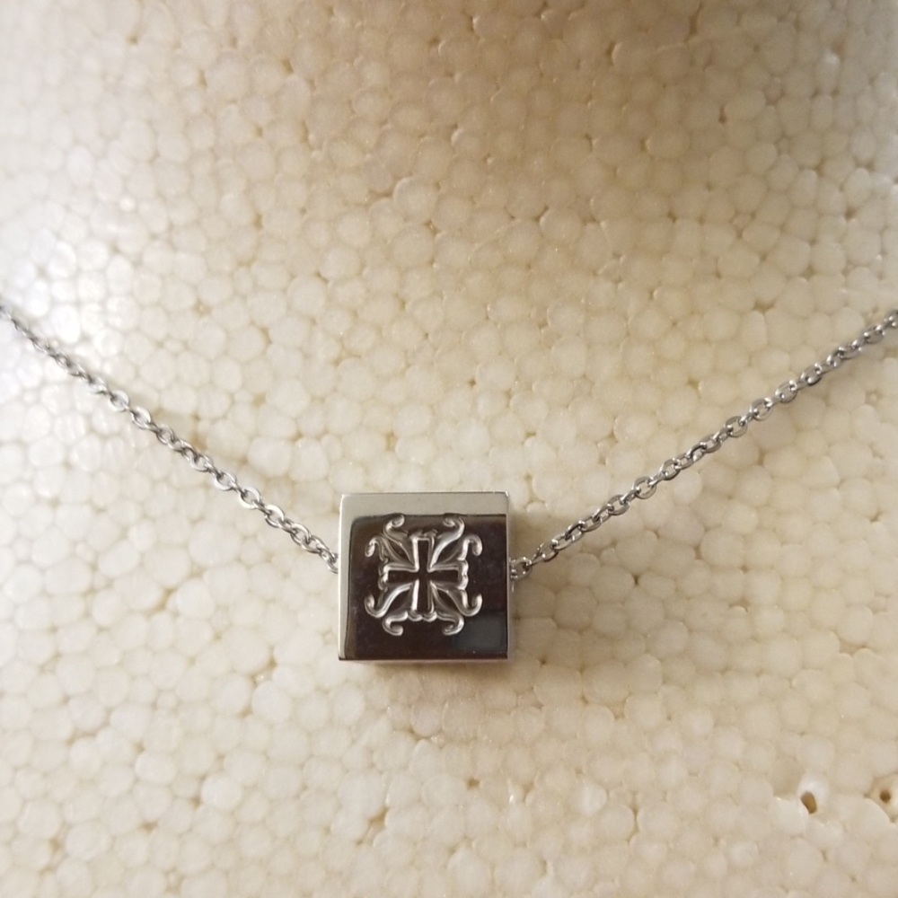 Silver necklace